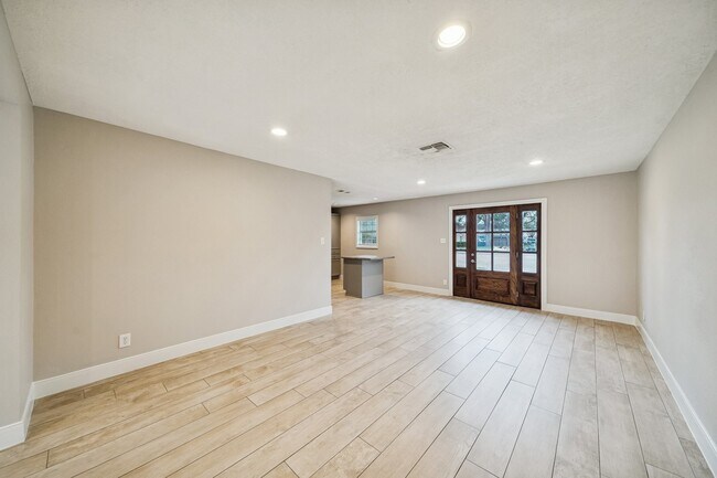 Photo - 9602 Lawngate Dr