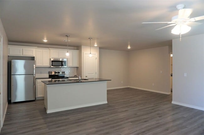 Photo - 3 Bed 2 Bath 2 Car Duplex in Chisholm Creek NW OKC