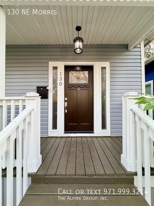 Photo - 130 NE Morris-