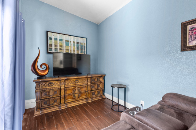 Photo - 5333 Longridge Ave Unit 4-mini