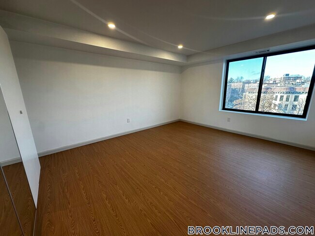 Photo - 1243 Beacon St Unit 5A