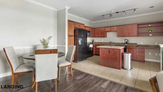 6500 Champion Grandview Way Unit 33106