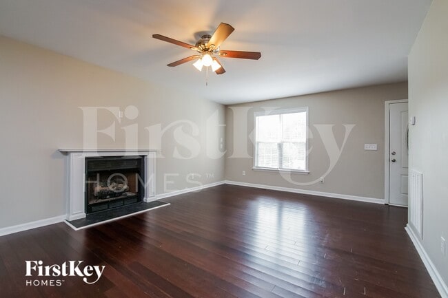 Photo - 136 Wood Bend Ct