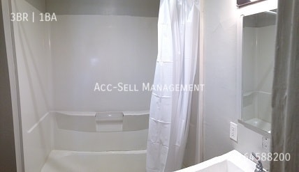 Photo - 956 Adams St SE