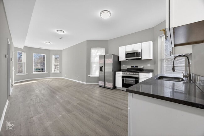 Photo - 5344 S Aberdeen St