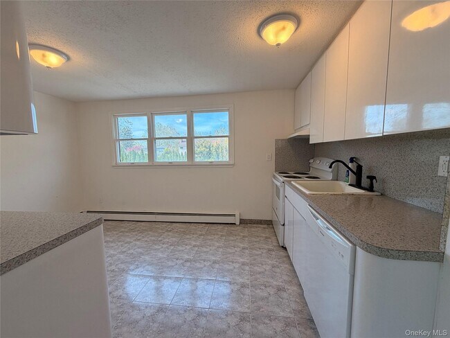 Photo - 3535 Park Ave