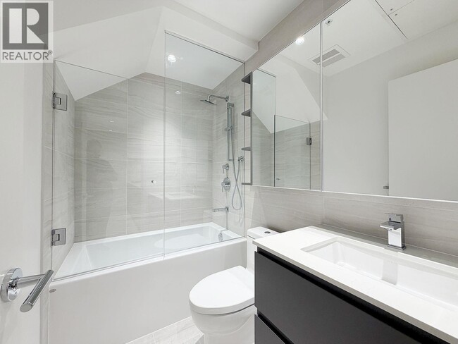 Photo - 6600 Minoru Blvd