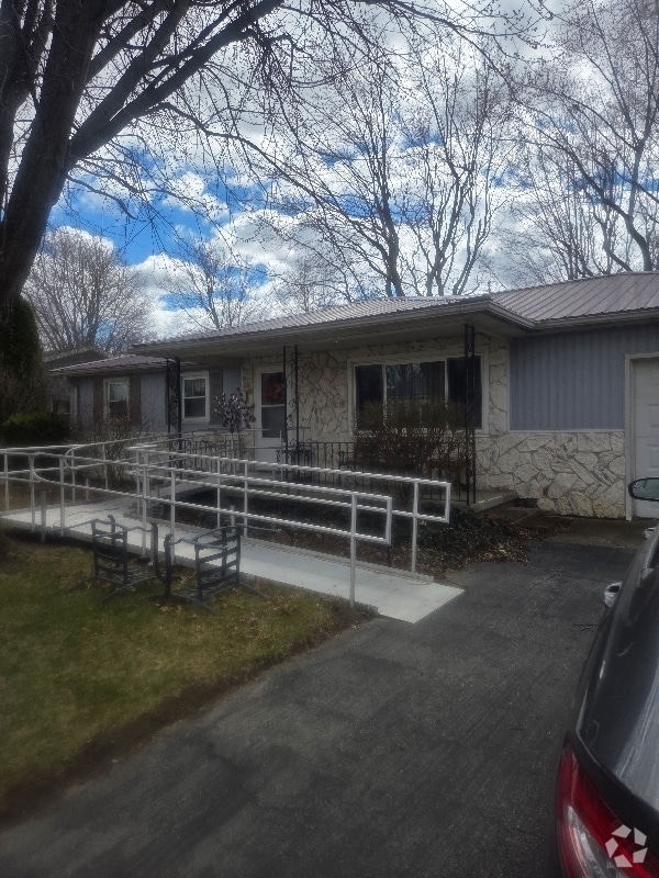 Building Photo - 513 Plainfield Dr Rental