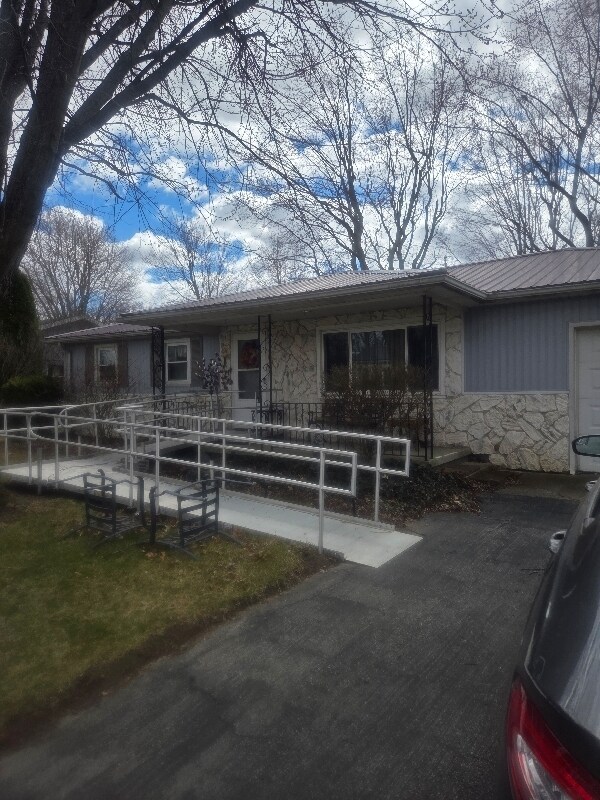 Photo - 513 Plainfield Dr House