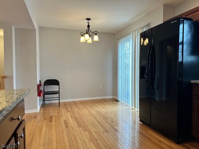 Photo - 33 Ronald Dr