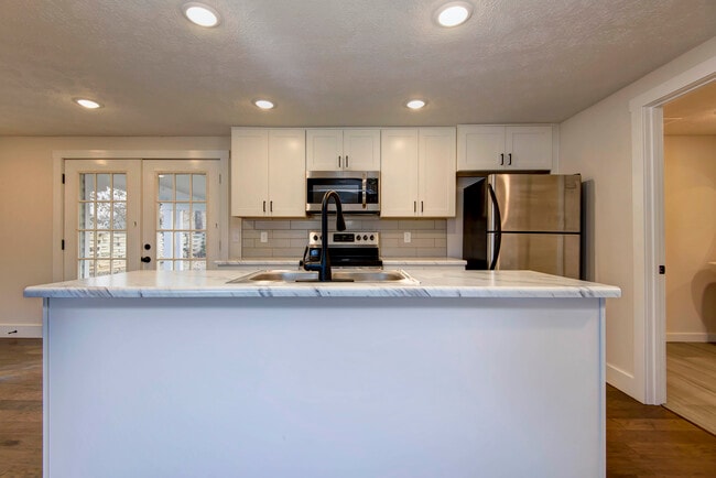 Photo - 2354 S Delaware Ave