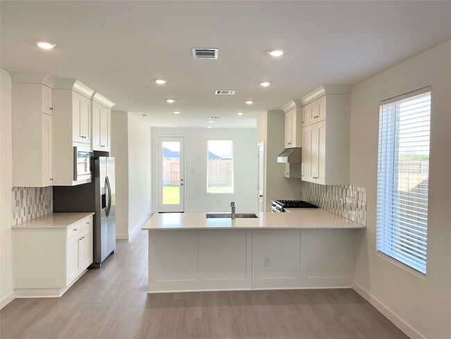 Building Photo - 6423 Symphony Wave Dr