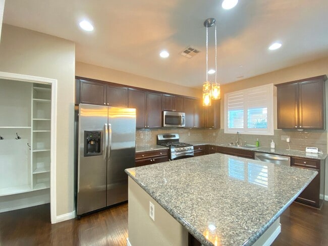 3621 Vino Biano Ave