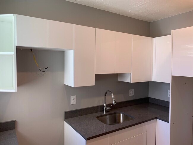 Photo - 8 Beethoven St Unit 3L