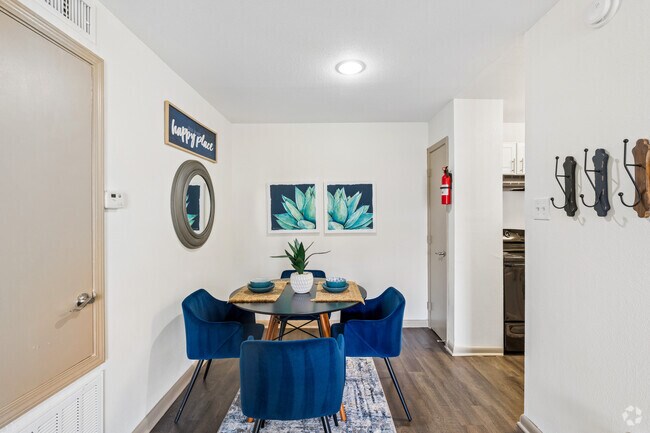 1BR, 1BA - 638SF - Dining Room - Silver Springs