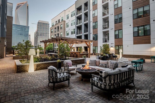 Photo - 101 W Morehead St Unit S1B