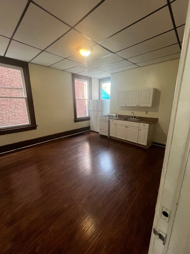3706 Bates St Unit 2