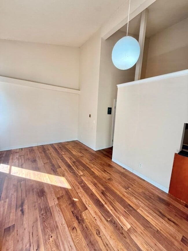 4259 8th Ave NE Unidad 6