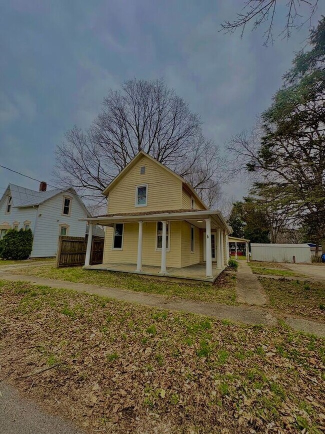 Building Photo - Charming 4 beds 3 baths in Reynoldsbug!