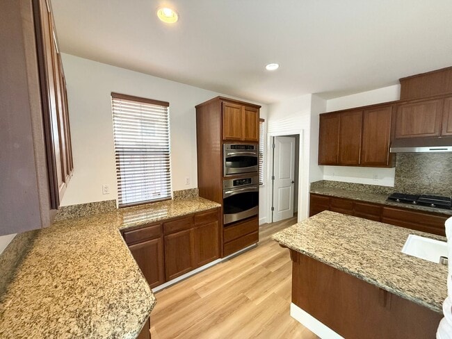 Photo - 2327 Capistrello St