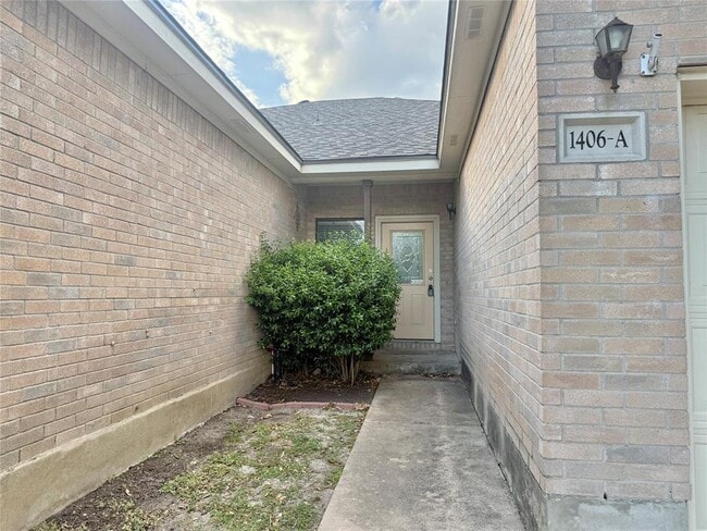 1406 Bergin Ct
