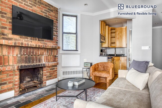 Photo - 209 E 25th St Unidad FL3-ID826