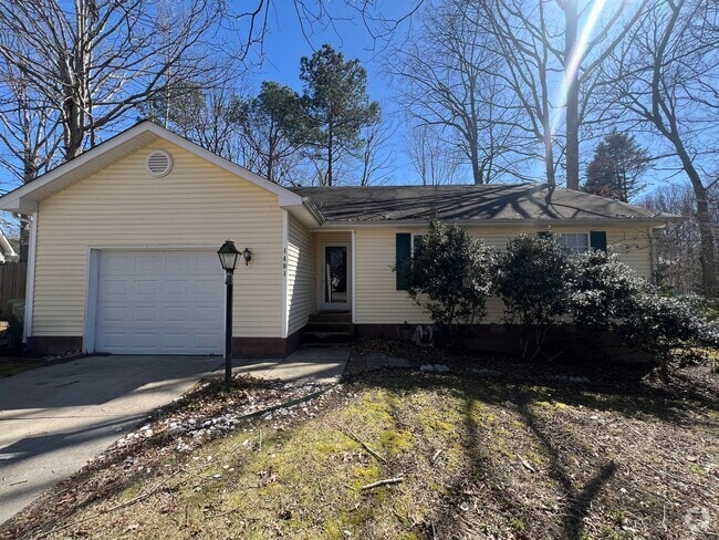 Building Photo - Newly Remodeled 3BD, 2BA Fuquay-Varina Hom... Rental