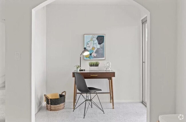 Building Photo - "Charming 1-Bed Santa Cruz Retreat with El... Rental