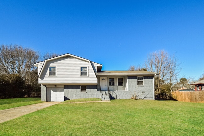 Building Photo - 455 Emmett St