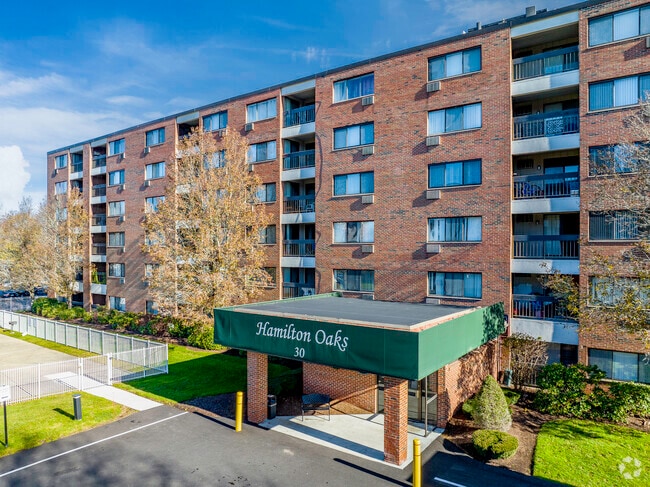 Photo - The Oaks at Reservoir