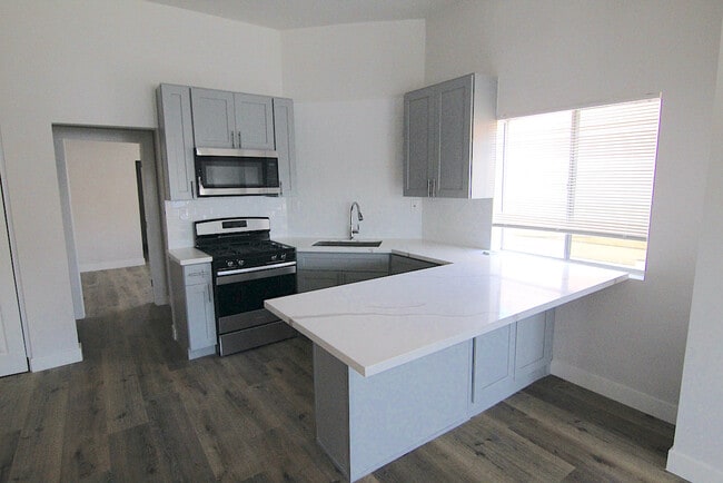 Photo - 1341 S Union Ave Unit 4