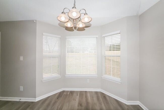 Photo - 7326 Bramble Ln