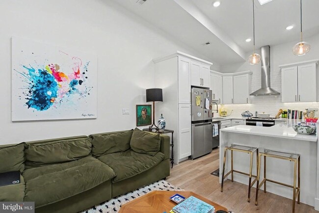 Building Photo - 120 N 3rd St Unit 4