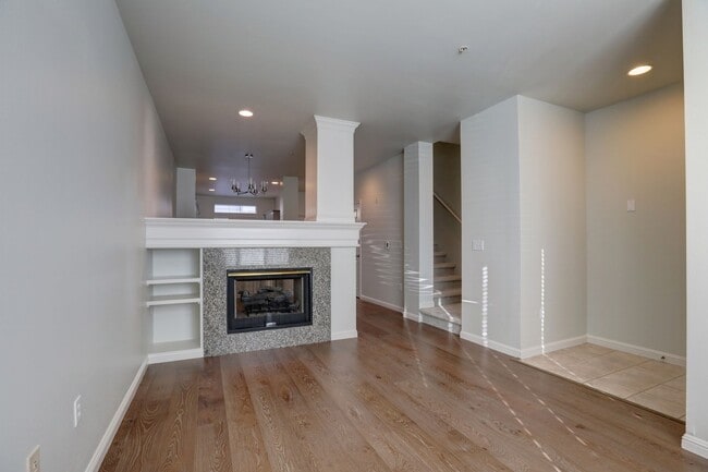 Photo - Luxury 2BR 2.5BA Townhouse Style Condo @ Lochshire on Forbes Creek