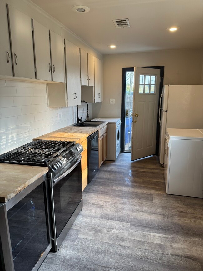 Photo - 5210 Ingalls St