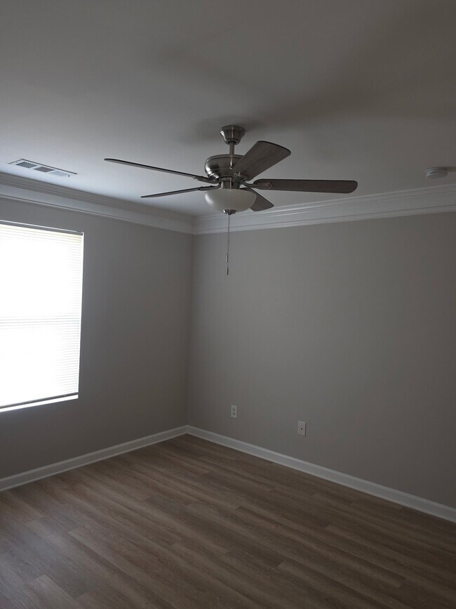 Photo - 863 Crestwell Cir