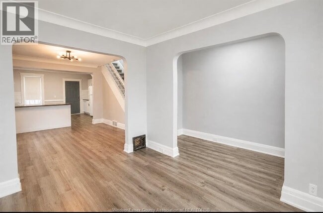 Photo - 790 Marentette Ave