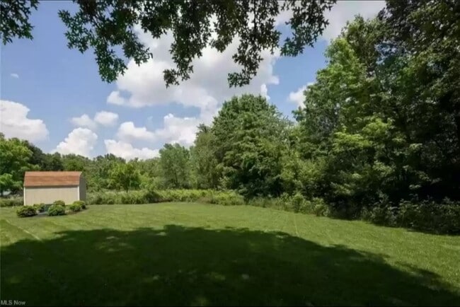 Photo - 1378 Devon Dr NW