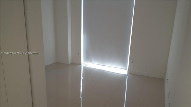 Photo - 79 SW 12th St Unidad 1506-S