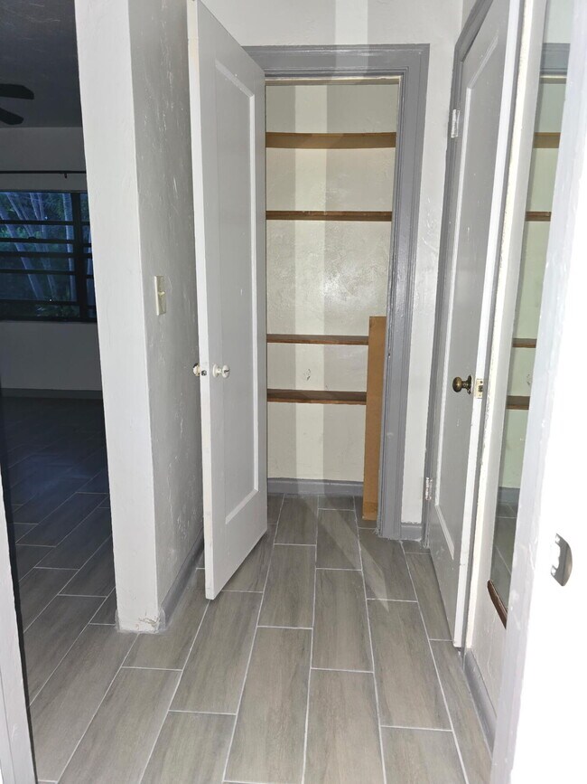 Photo - 1006 N J St