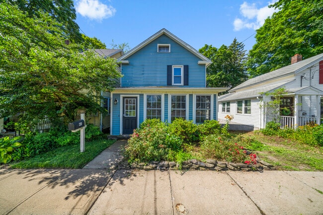 Building Photo - 41 Wallingford Rd Rental
