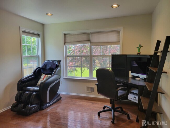 Photo - 13 Airdale Dr