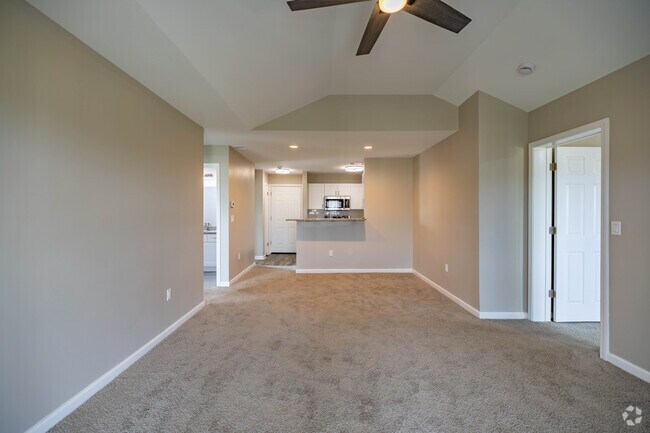 Union Station - Living Room 3BR, 2BA - 1209SF