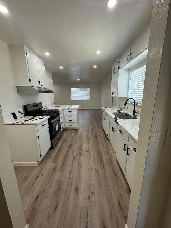 1104 Lincolnwood Cir