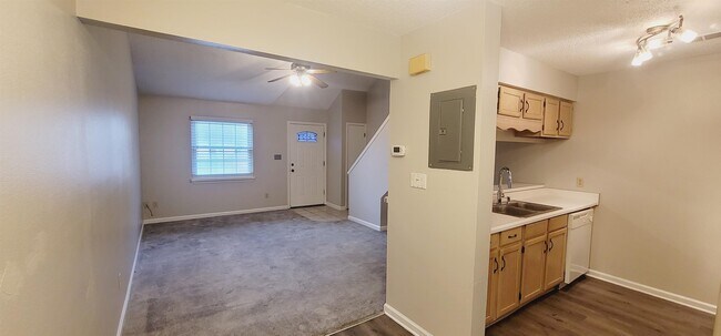Photo - 1795 Falconcrest St