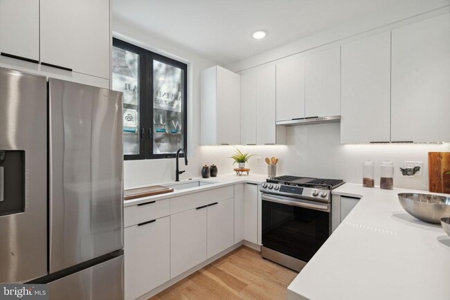 Photo - 1623 Christian St Unit 1