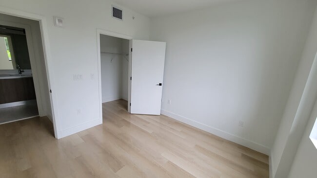 Photo - 2533 NE 183rd St Unit A1