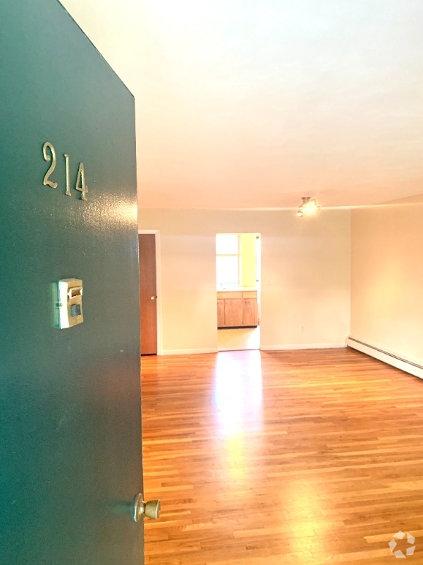 Building Photo - 77 Pitman St Unit 203 Rental
