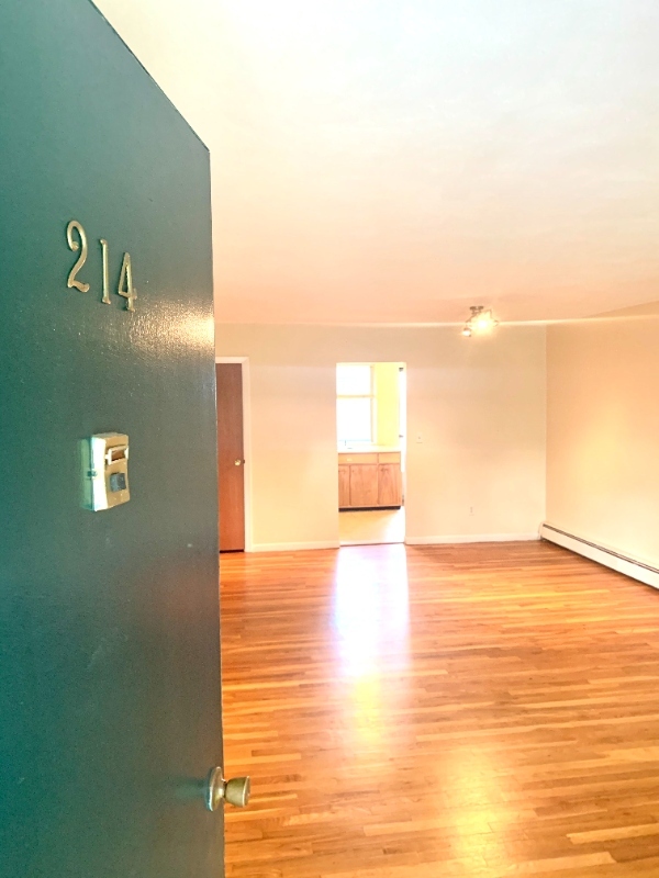 Photo - 77 Pitman St