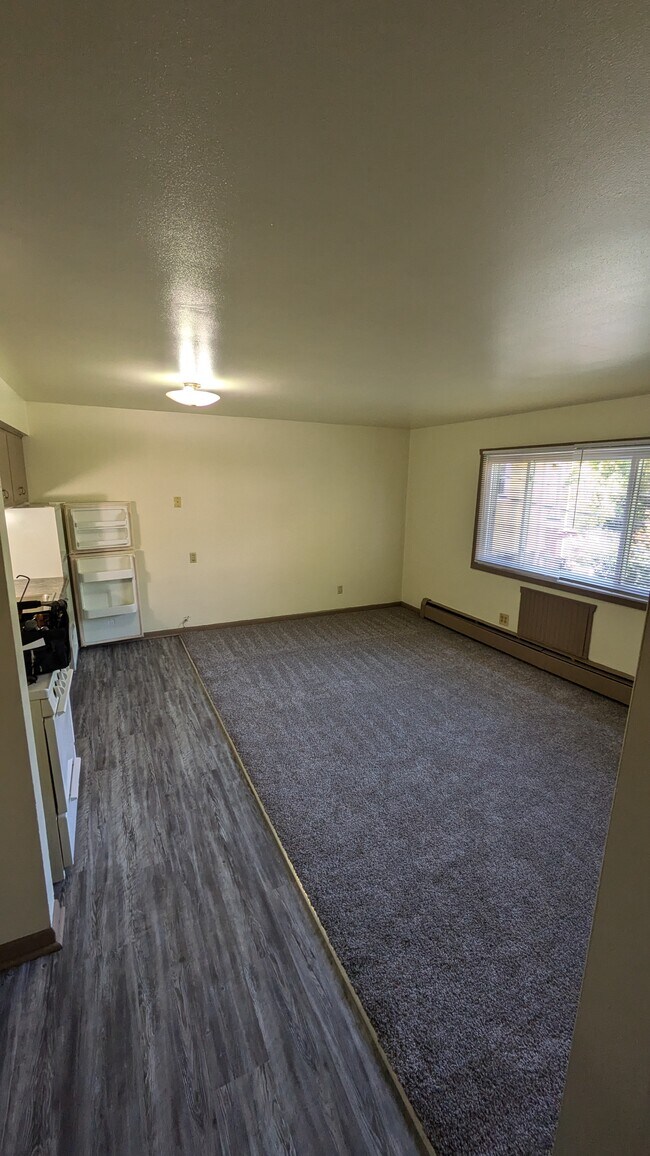 Photo - 750 N 34th St